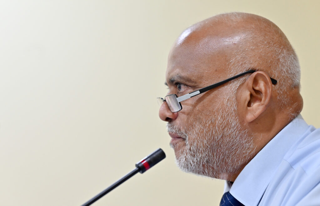 ހައުސިން މިނިސްޓަރު ޑރ. އަލީ ހައިދަރު