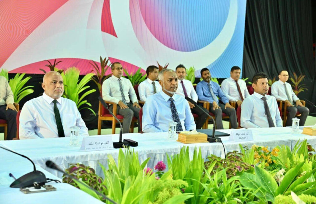 ގައުމީ ތަރައްގީގެ ޕްލޭން އެކުލަވާލުމުގެ މަސައްކަތް ފެށުން: އަމާޒު ހިފާފައި ވަނީ އެ މަސައްކަތް އަހަރެއް ތެރޭގައި ނިންމުމަށް -- ފޮޓޯ: ރައީސް އޮފީސް