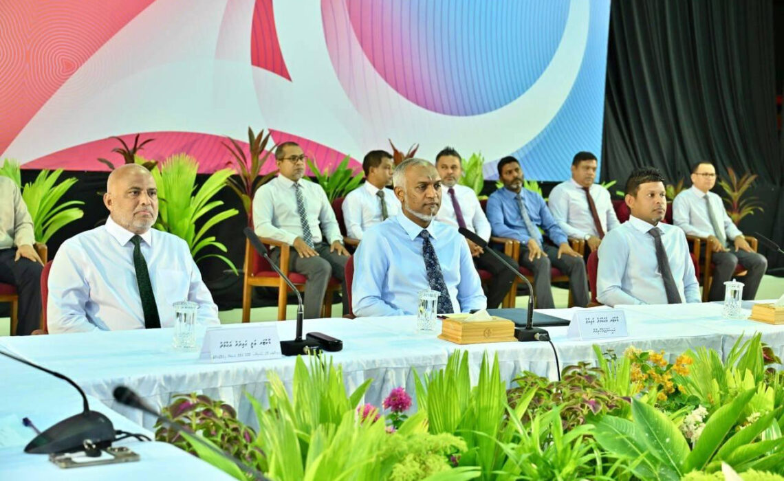 ގައުމީ ތަރައްގީގެ ޕްލޭން އެކުލަވާލުމުގެ މަސައްކަތް ފެށުން: އަމާޒު ހިފާފައި ވަނީ އެ މަސައްކަތް އަހަރެއް ތެރޭގައި ނިންމުމަށް -- ފޮޓޯ: ރައީސް އޮފީސް