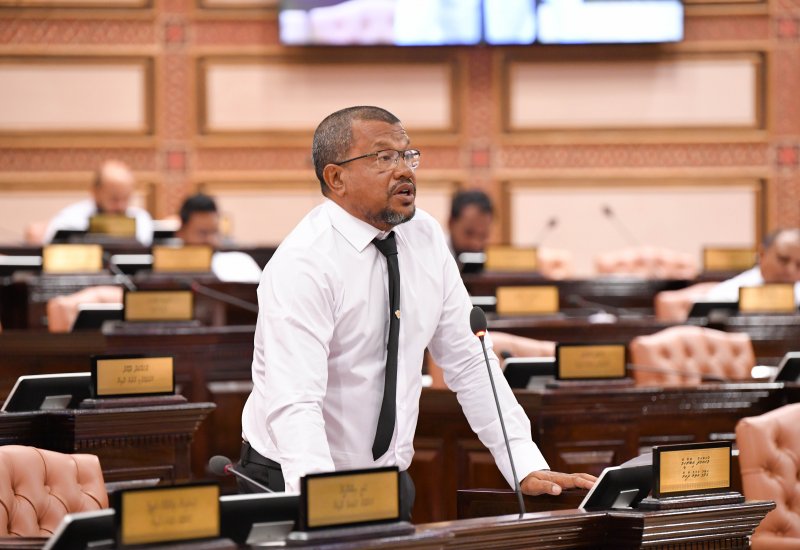 ރައްޔިތުންގެ މަޖިލީހުގެ ގަލޮޅު އުތުރު ދާއިރާގެ އެމްޑީޕީ މެންބަރު މުހައްމަދު އިބްރާހިމް (ކުޑޫ) -- ފޮޓޯ: މަޖިލިސް އިދާރާ